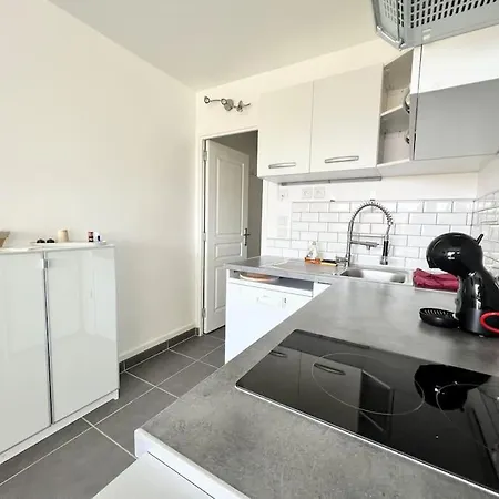 Le Peymian 900 M De La *